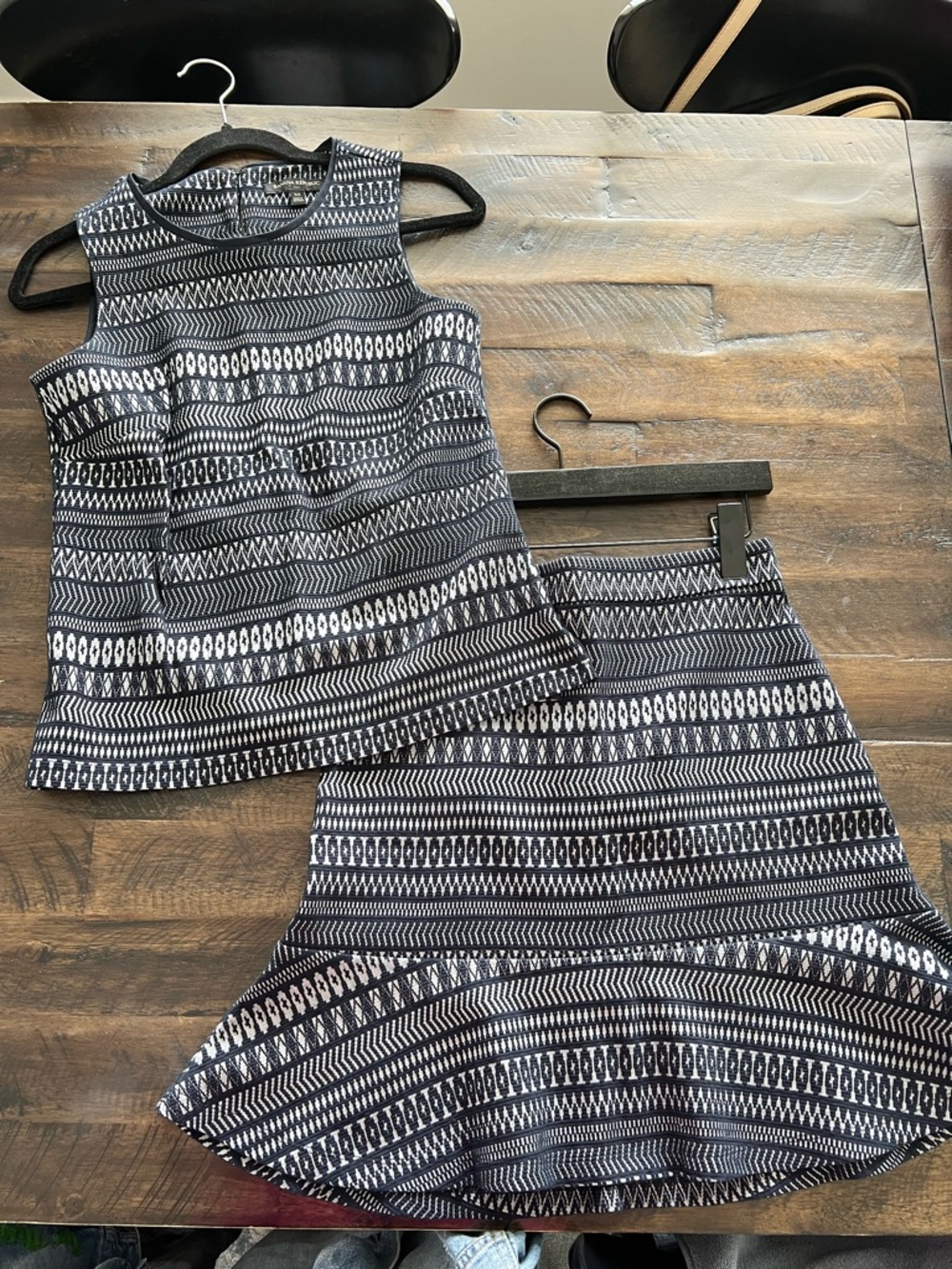 Banana Republic Navy Blue & White Pattern Sleeveless Top and Skirt